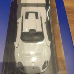 Porsche 911 Gt1  Plain body Edition 1997(White) 1:18