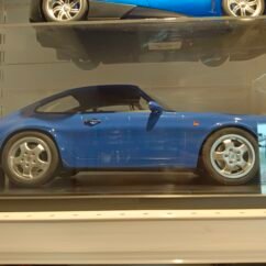Porsche 911 Carrera 3.6 Rs (Blue) 1:8