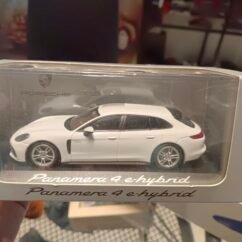 Porsche Panamera 4 e-hybrid ( White) 1:43