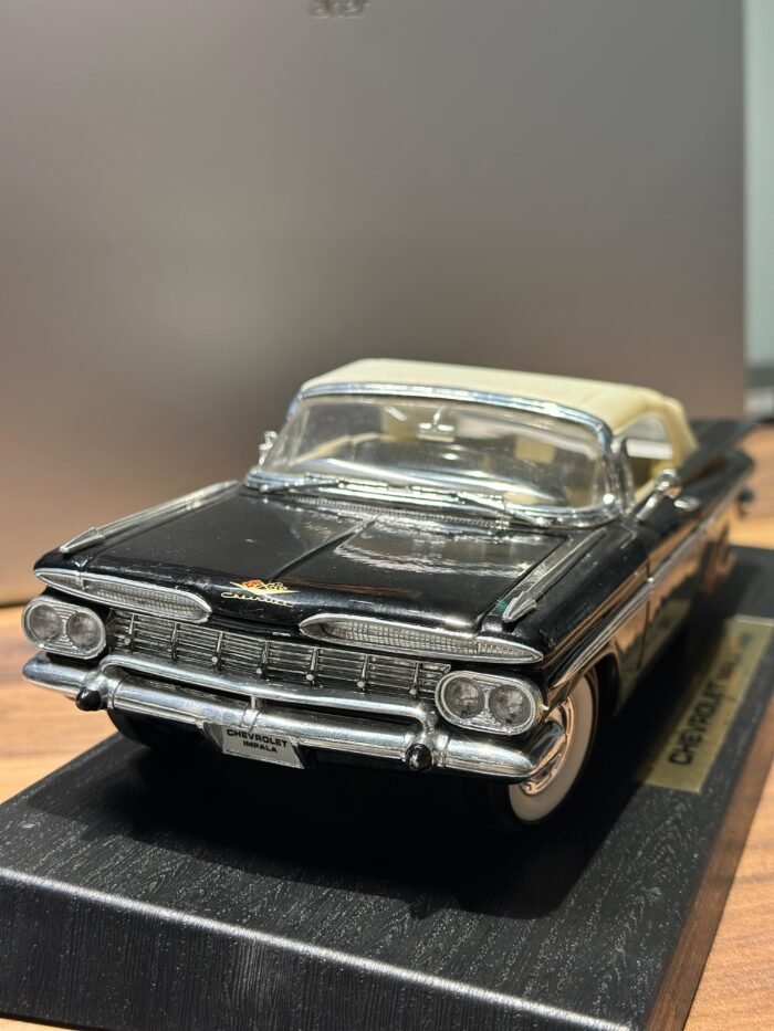 1959 Chevrolet Impala black Die cast Metal 1:18 ROAD LEGENDS - Image 2