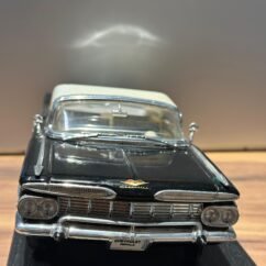 1959 Chevrolet Impala black Die cast Metal 1:18 ROAD LEGENDS