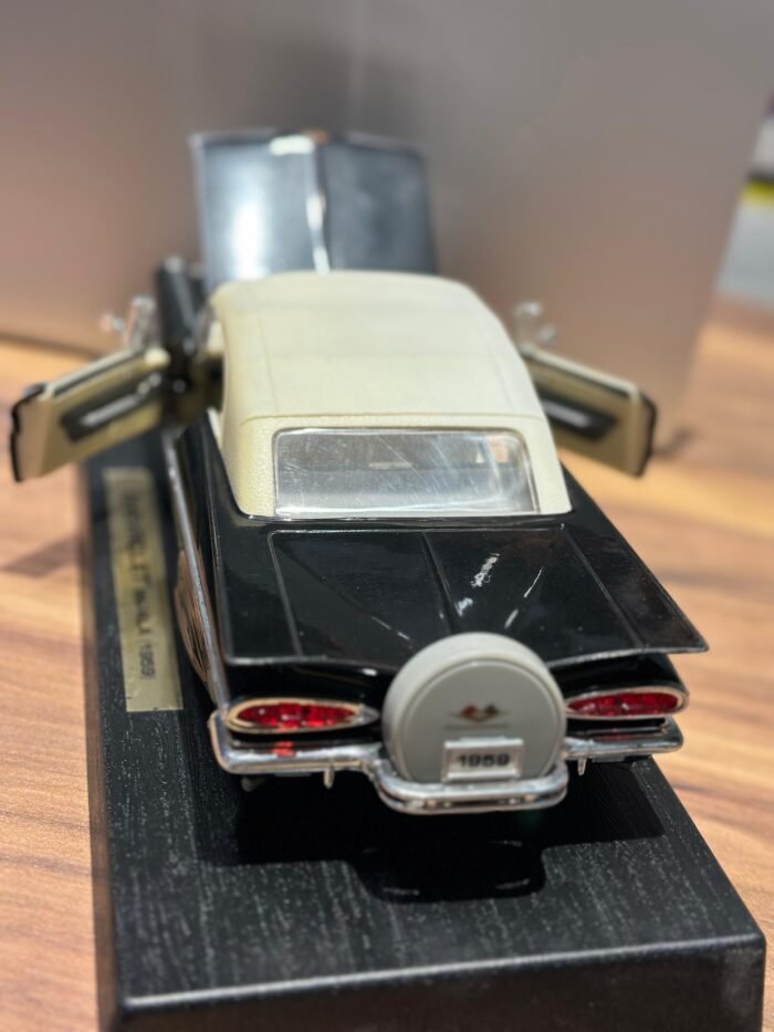 1959 Chevrolet Impala black Die cast Metal 1:18 ROAD LEGENDS - Image 4