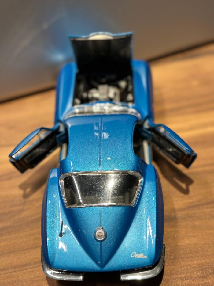 1965 Chevrolet Corvette Maisto 1:18 Blue - Image 11