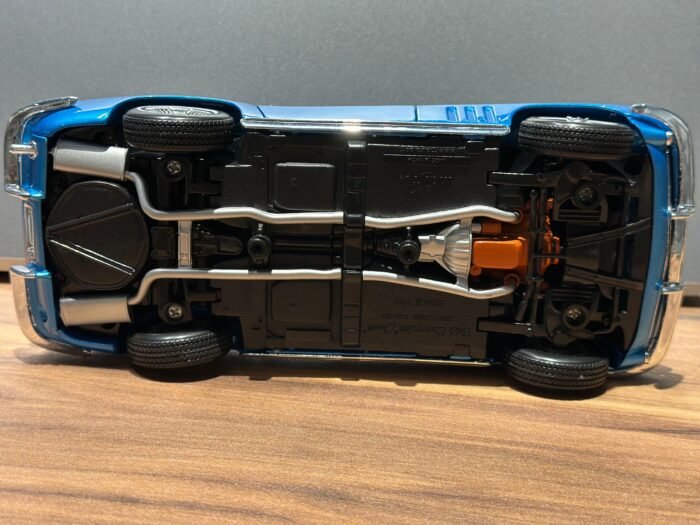 1965 Chevrolet Corvette Maisto 1:18 Blue - Image 12