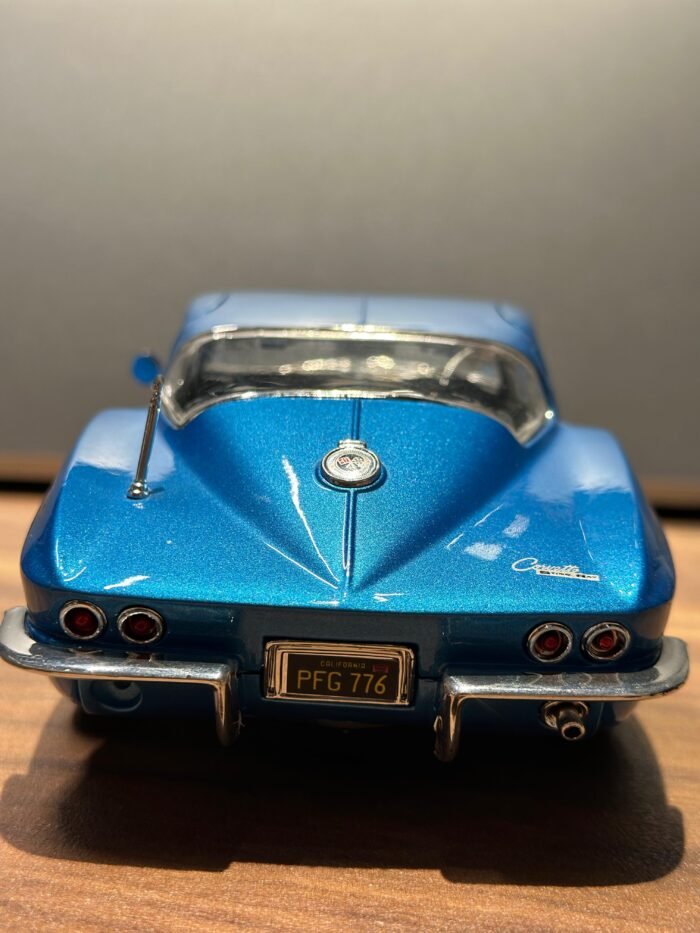 1965 Chevrolet Corvette Maisto 1:18 Blue - Image 4
