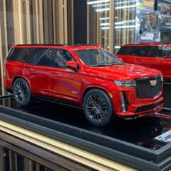 Cadillac Escalade V Red Model Car 1:18