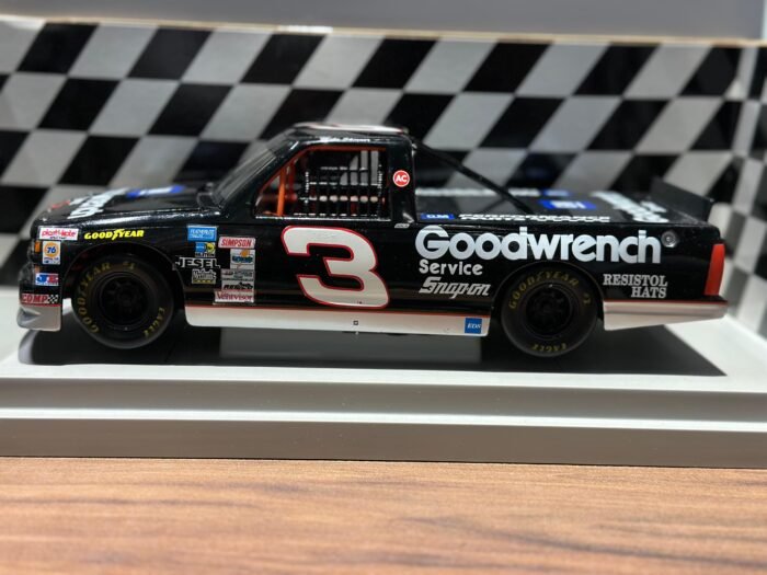 Chevrolet Pickup Truck Goodwrench 1:18 - Image 6