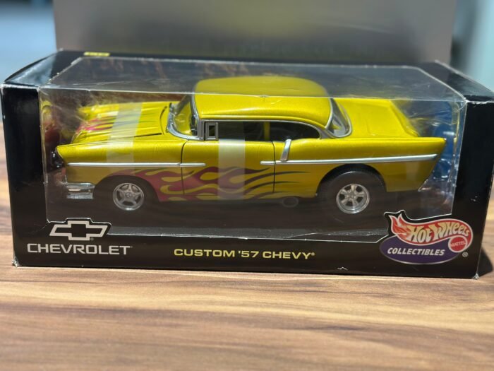 Chevrolet Custom ‘57 Chevy Yellow With Flames 1:18 Hot Wheels