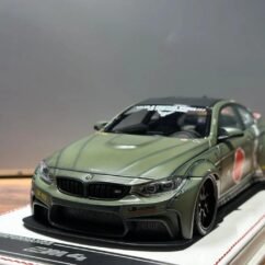 BMW M4 1:18 Performance