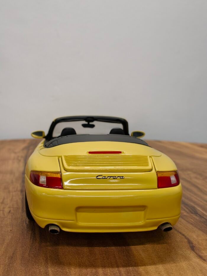 Porsche 911 Cabrio 1:18 Yellow - Image 3