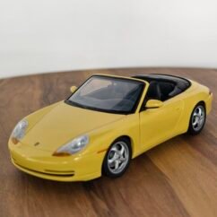 Porsche 911 Cabrio 1:18 Yellow