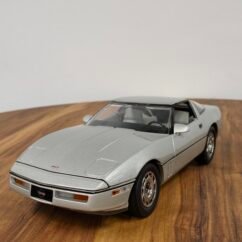 Chevrolet Corvette C4 year 1984 silver metallic 1:18