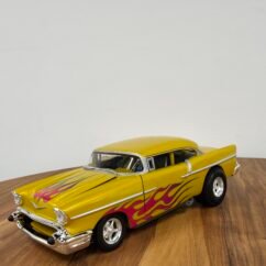 Chevrolet Custom ‘57 Chevy Yellow With Flames 1:18 Hot Wheels