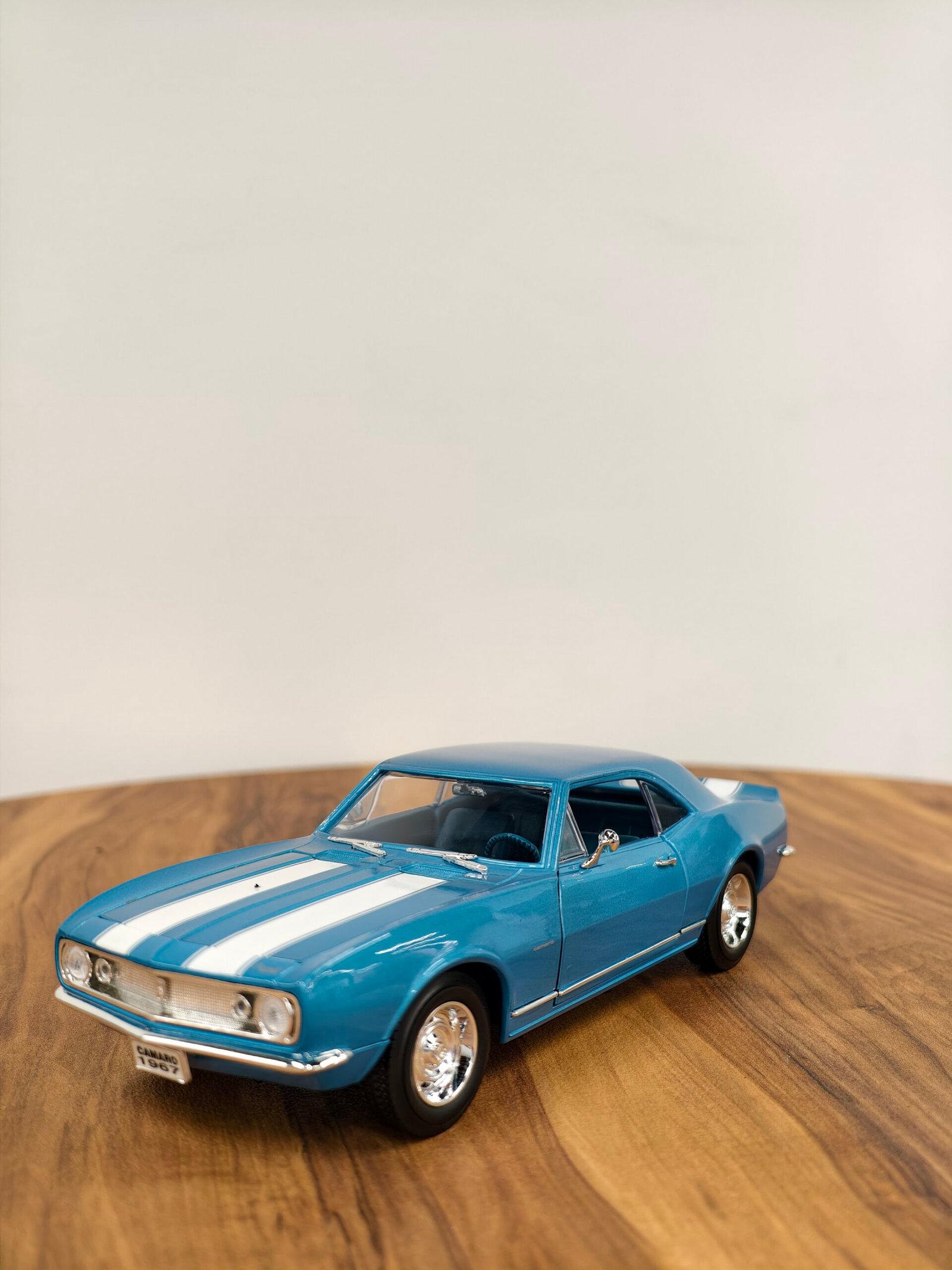 1967 Chevrolet Camaro Z-28 Road Signature 1:18