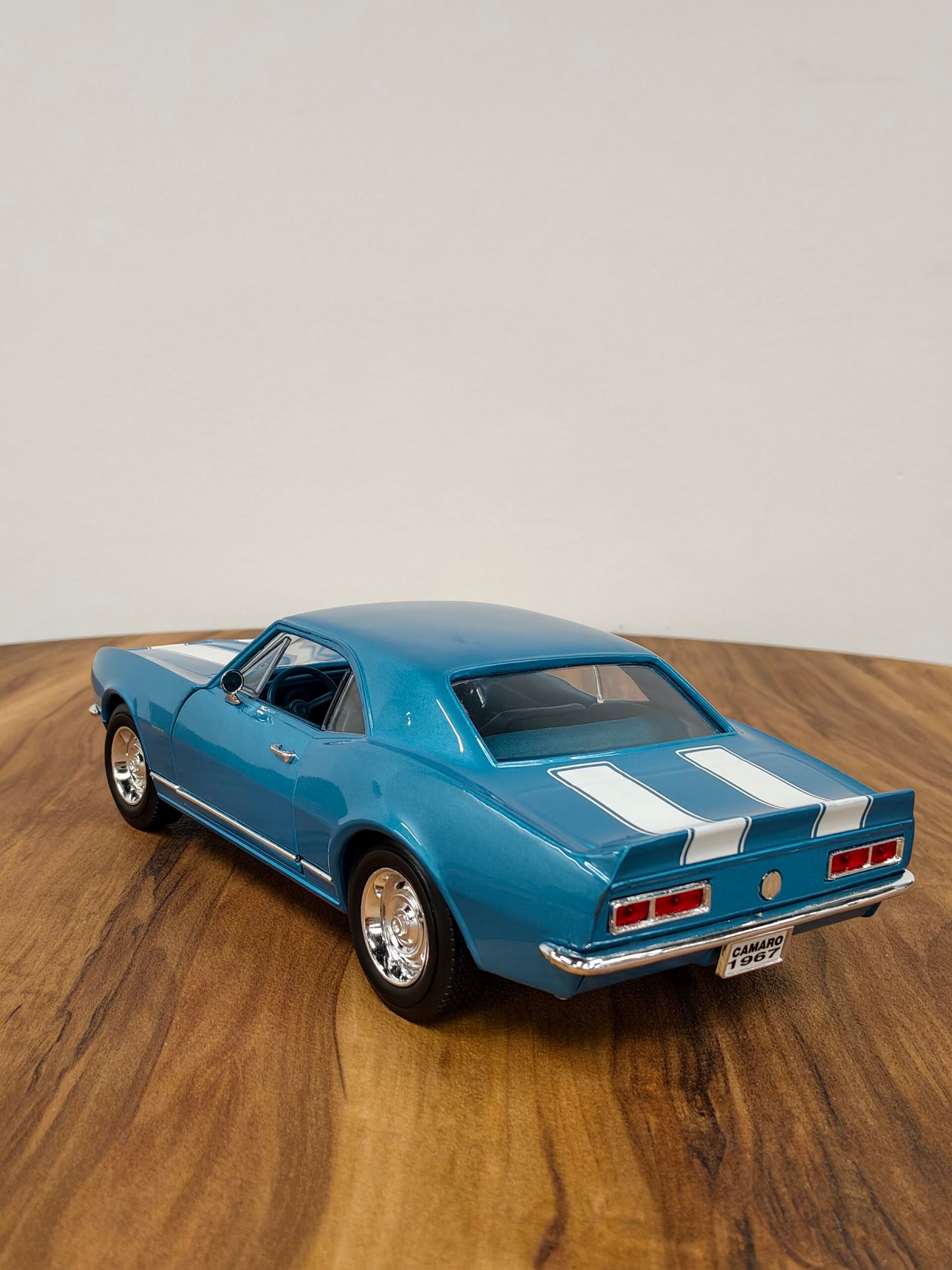 1967 Chevrolet Camaro Z-28 Road Signature 1:18 - Image 3