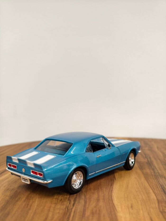 1967 Chevrolet Camaro Z-28 Road Signature 1:18 - Image 13