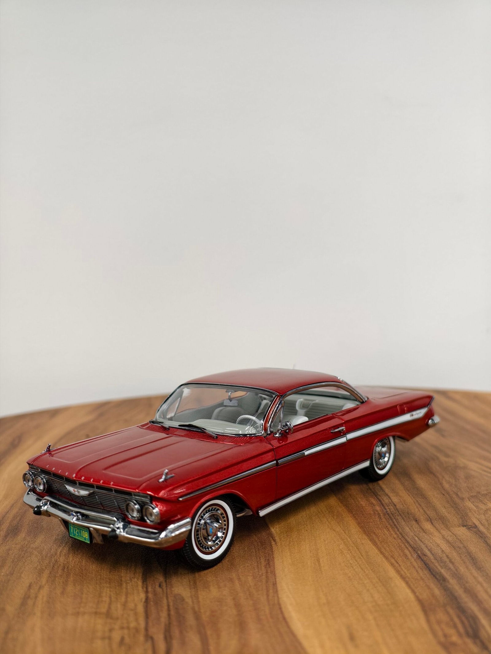Chevrolet Impala Sport Coupe 1961 red 1:18 Sunstar