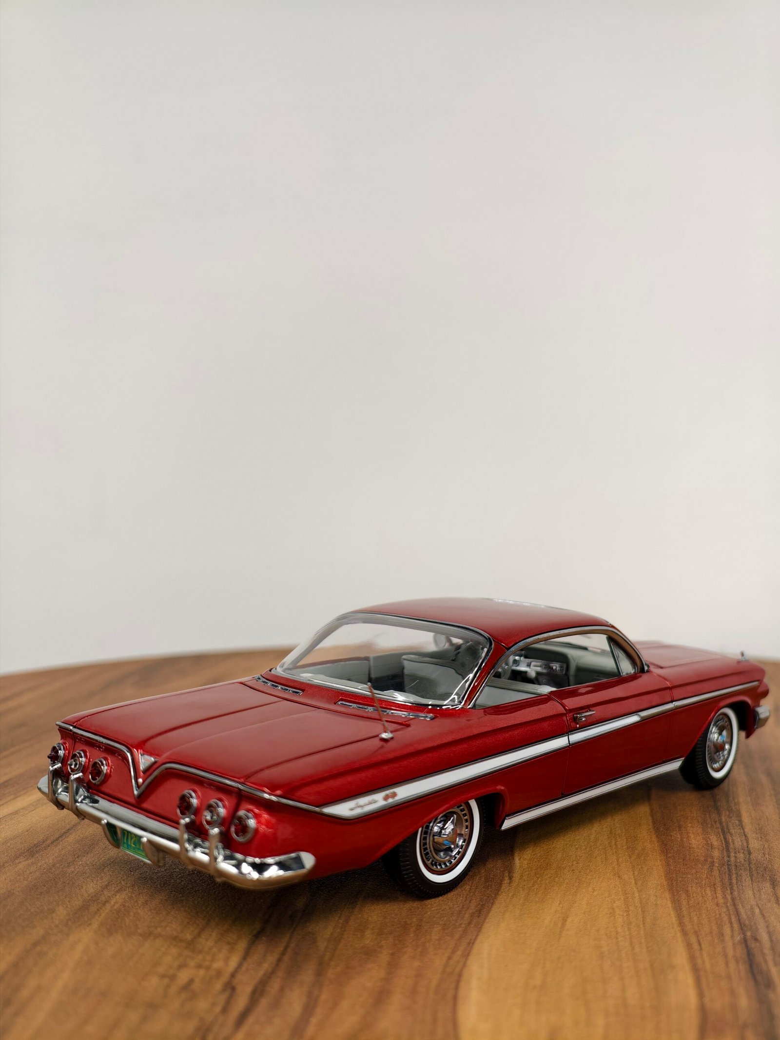Chevrolet Impala Sport Coupe 1961 red 1:18 Sunstar - Image 7