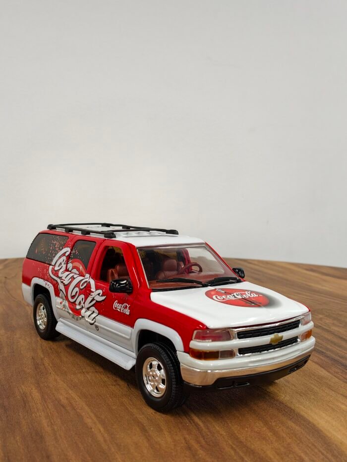 2000 Chevry Suburban Coca-Cola 1:18 - Image 2