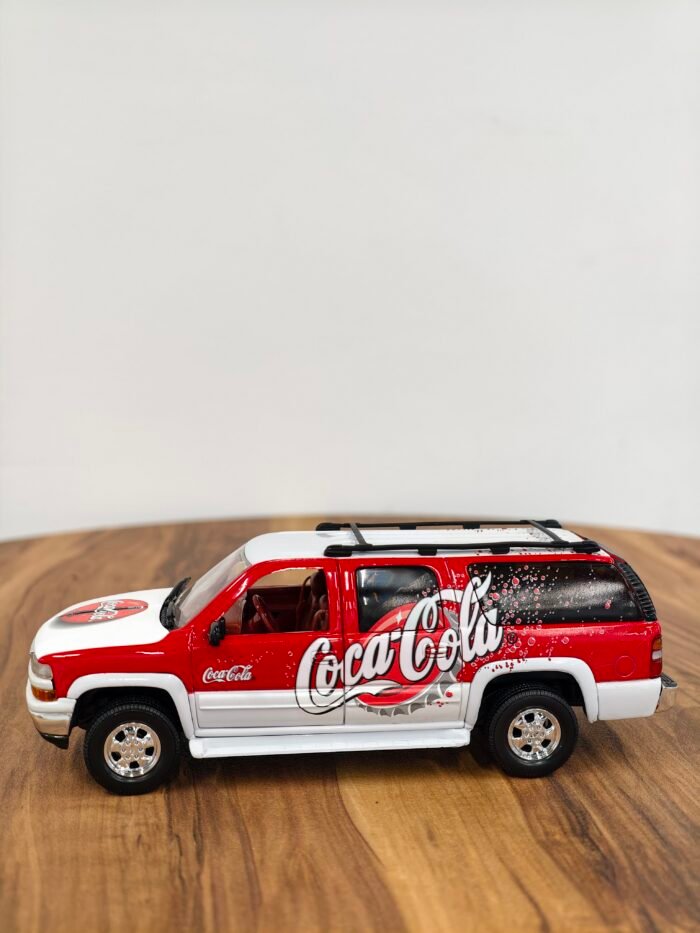 2000 Chevry Suburban Coca-Cola 1:18 - Image 7