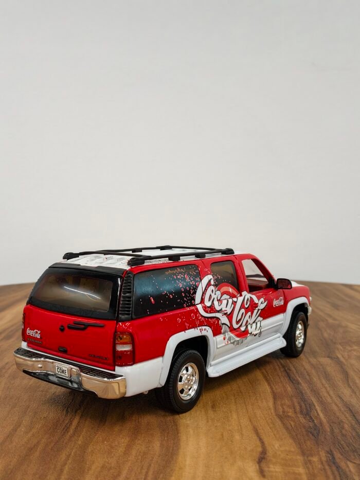 2000 Chevry Suburban Coca-Cola 1:18 - Image 6