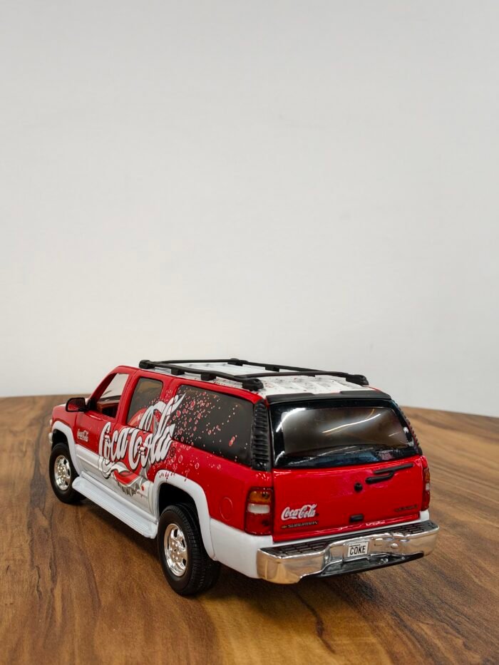 2000 Chevry Suburban Coca-Cola 1:18 - Image 5