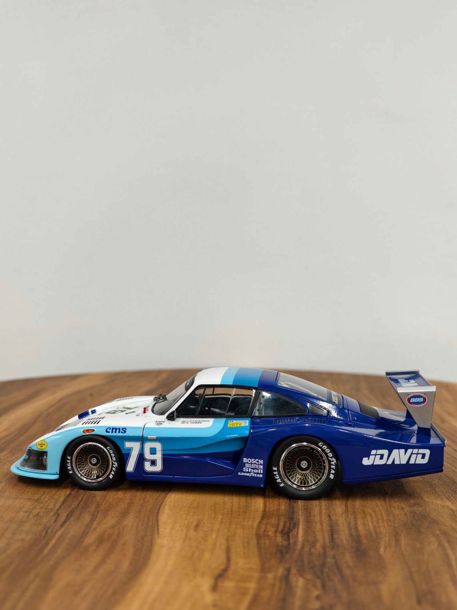 Porsche 935 MobyDick 24H Le mans 1982 blue with white 1:18 - Image 7