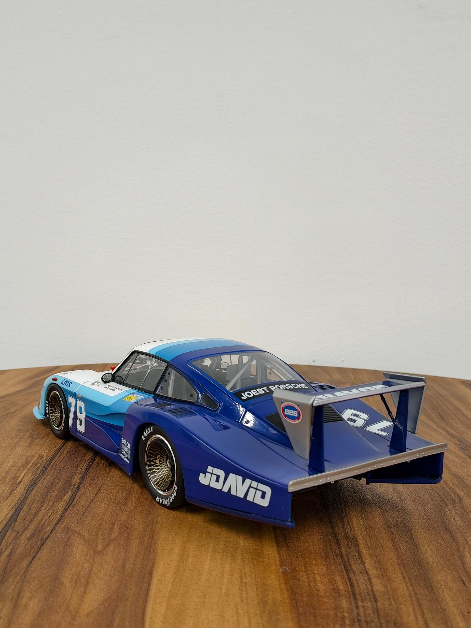 Porsche 935 MobyDick 24H Le mans 1982 blue with white 1:18 - Image 5