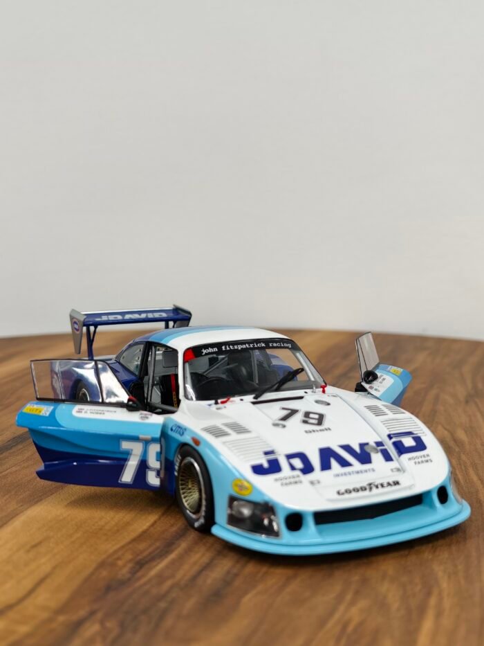 Porsche 935 MobyDick 24H Le mans 1982 blue with white 1:18 - Image 3
