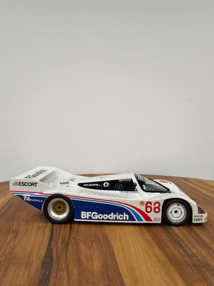 Porsche 962 IMSA- Riverside 1985 White 1:18 - Image 5