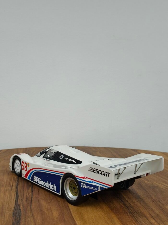 Porsche 962 IMSA- Riverside 1985 White 1:18 - Image 3
