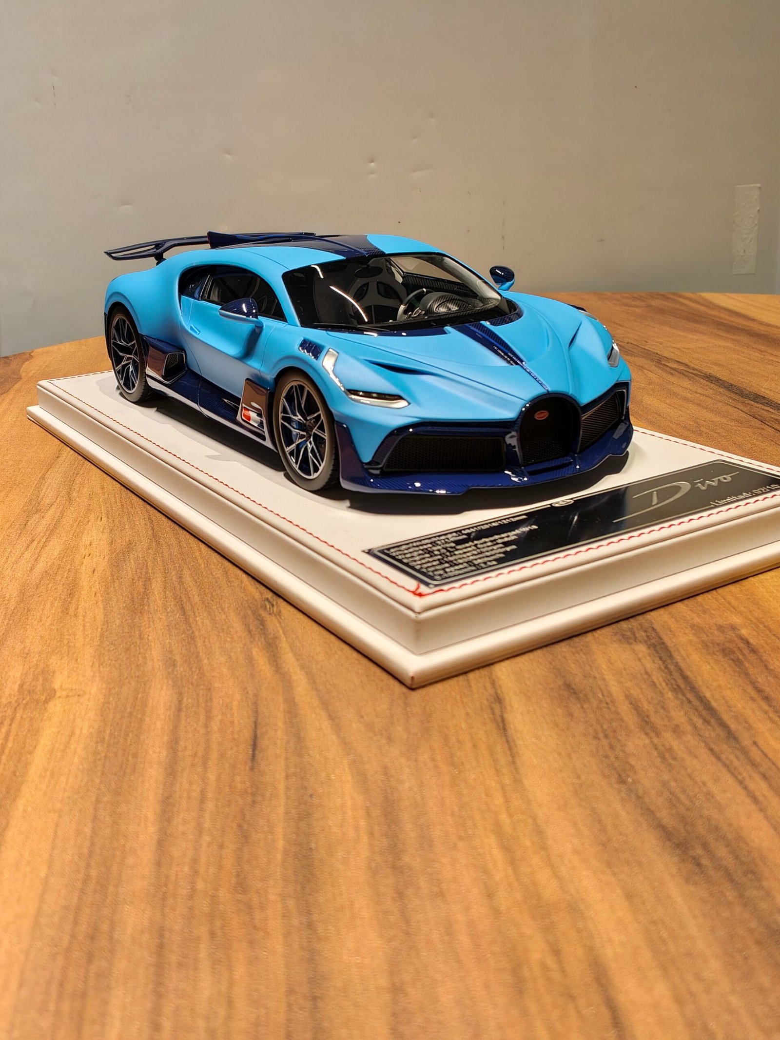 Bugatti Divo 1:18 Light Blue Bugatti Divo 1:18 Light Blue - Image 3