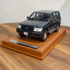 Toyota Land Cruiser G 1998 1:18 Dark Blue