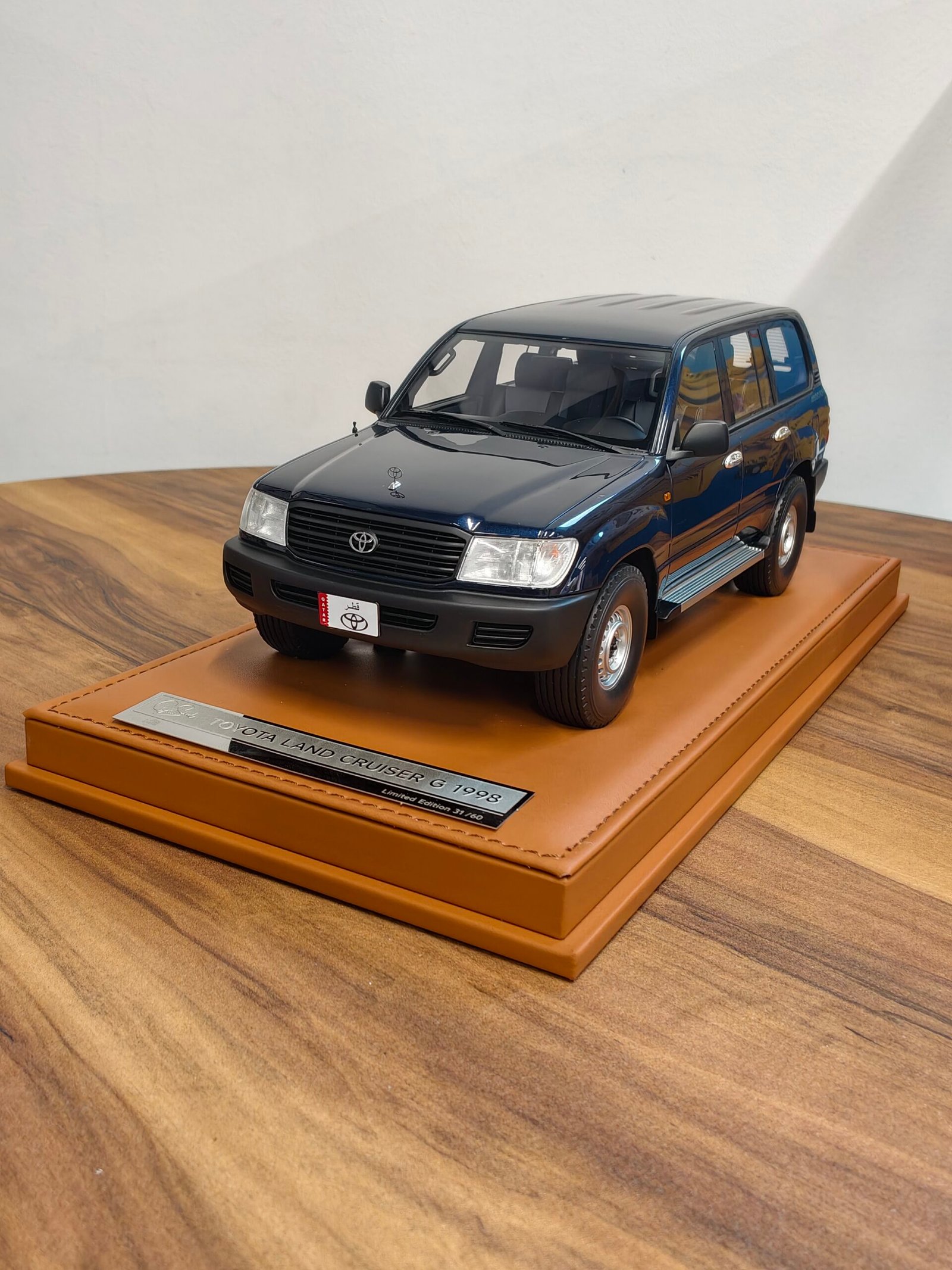 Toyota Land Cruiser G 1998 1: 18 Dark Blue