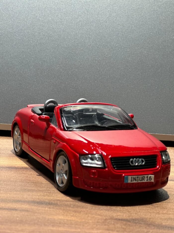 Maisto 31978 Audi TT Roadster Red 1:24 Diecast Car Model - Image 6