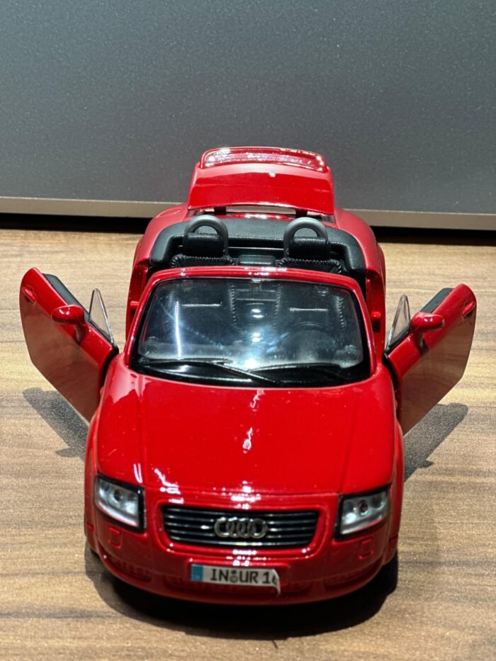 Maisto 31978 Audi TT Roadster Red 1:24 Diecast Car Model - Image 4