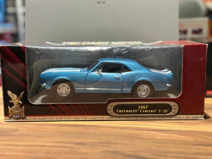 1967 Chevrolet Camaro Z-28 Road Signature 1:18 - Image 7