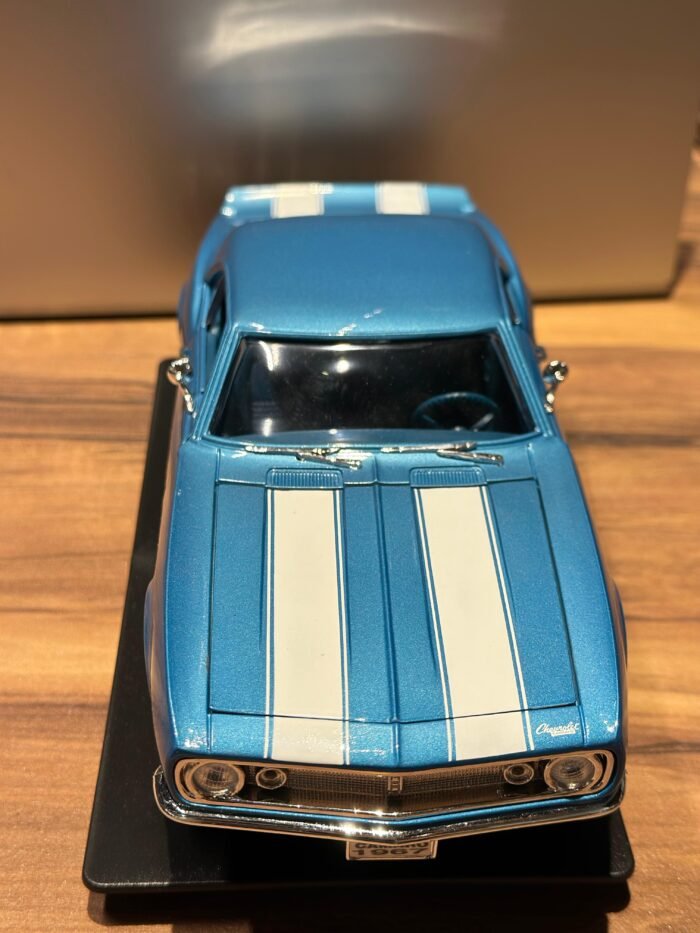 1967 Chevrolet Camaro Z-28 Road Signature 1:18 - Image 3