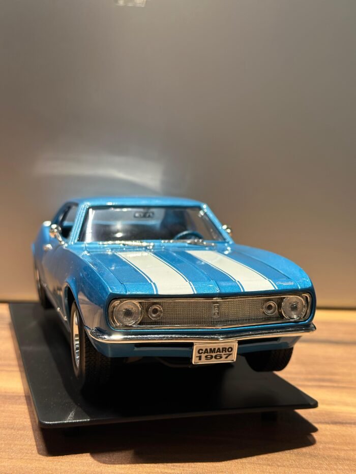 1967 Chevrolet Camaro Z-28 Road Signature 1:18