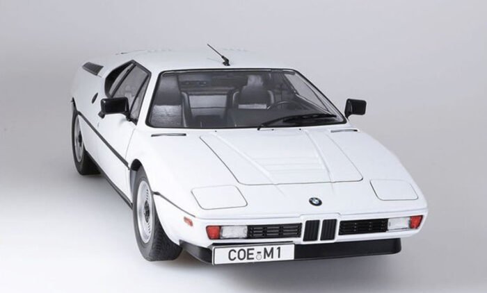 BMW M1 1:12 - Image 2