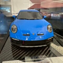 Porsche 911 Dakar 1:18 Blue