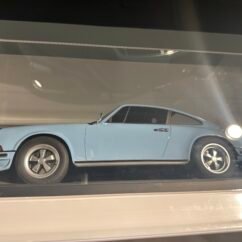 Porsche Carrera 1:8 Blue 1:8