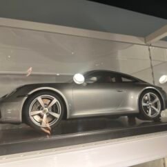 Porsche 911 Carrera S 1:8 Gray