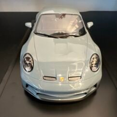 Porsche 911 S/T Shore Blue Metallic 1:18