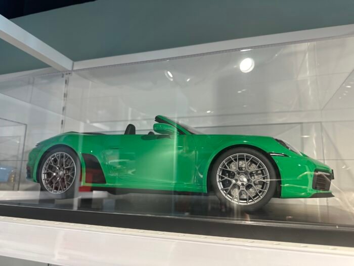 Porsche Turbo S 1:8 Green