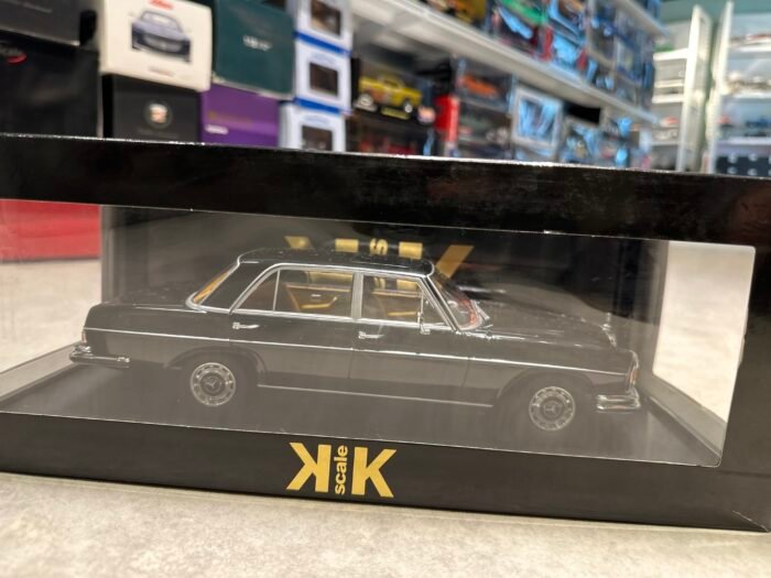 Mercedes 300SEL6.3/1972 Black 1:18