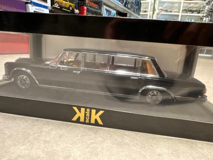 Mercedes-Benz 600 W100 Pullman 1:18 Black