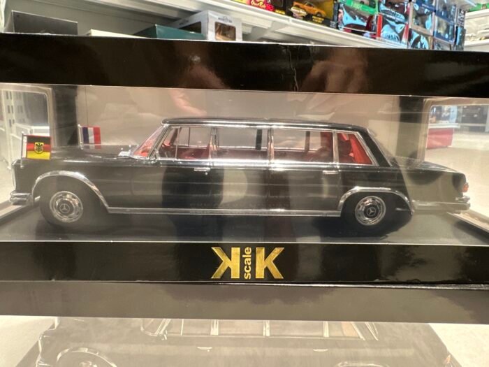 Mercedes-Benz 600 W100 Pullman Black 1:18