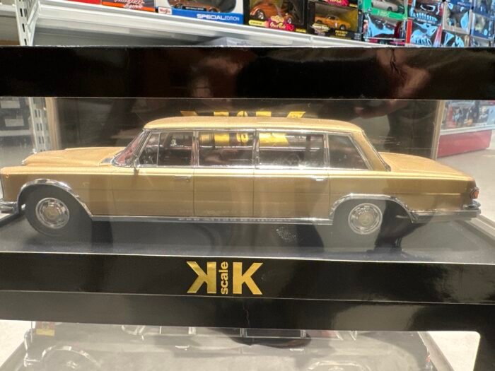 Mercedes-Benz 600 W100 Pullman 1:18 Gold