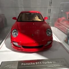 Porsche 911 Turbo (997.2) 1:18